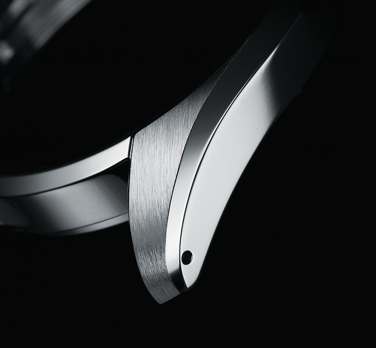 The art of Zaratsu polishing underpins the Grand Seiko Style.: Zaratsu  polishing and hairline finishing: Two skills that bring out the best in  each other | The story of Spring Drive in