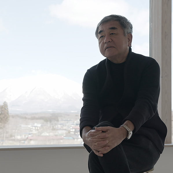 Foto del Arquitecto Kengo Kuma