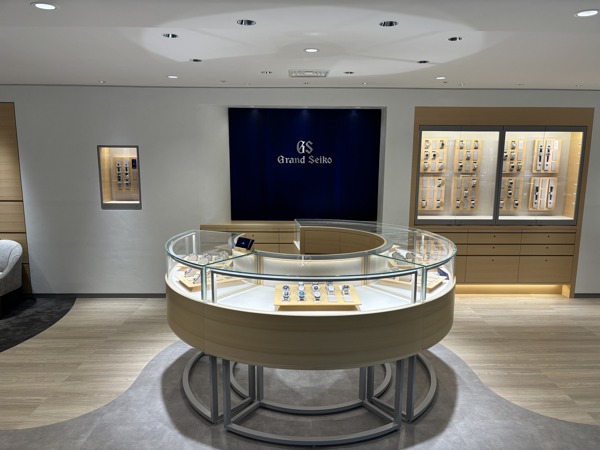 大丸福岡天神店 東館エルガーラ 時計売場 | グランドセイコー公式サイト