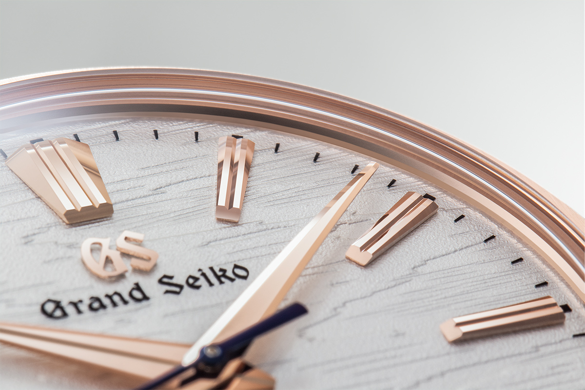 The SLGW002/003 was developed as a new-generation dress watch.