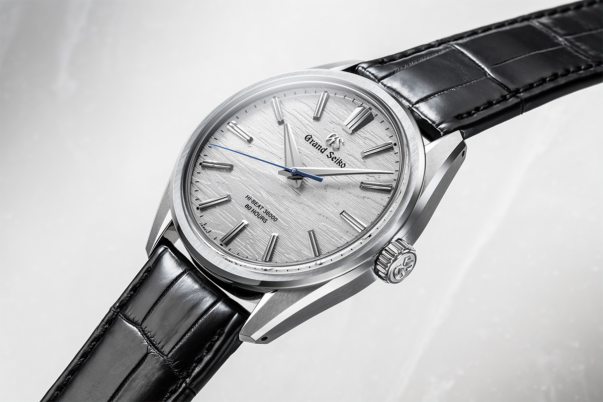 The dress watch quality even with a titanium material is the result of accentuating the mirror surface finish so familiar in Grand Seiko watches.