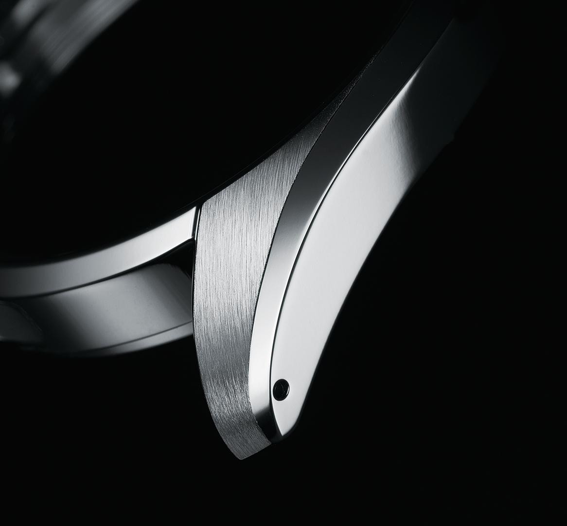 The art of Zaratsu polishing underpins the Grand Seiko Style. Zaratsu