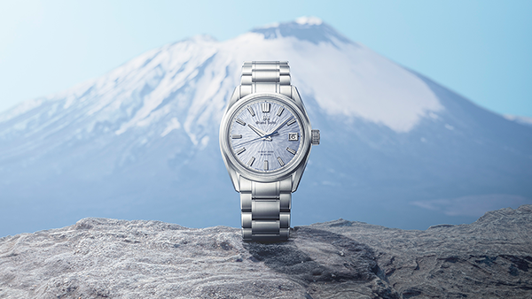 A new mechanical creation in the Evolution 9 Style captures the